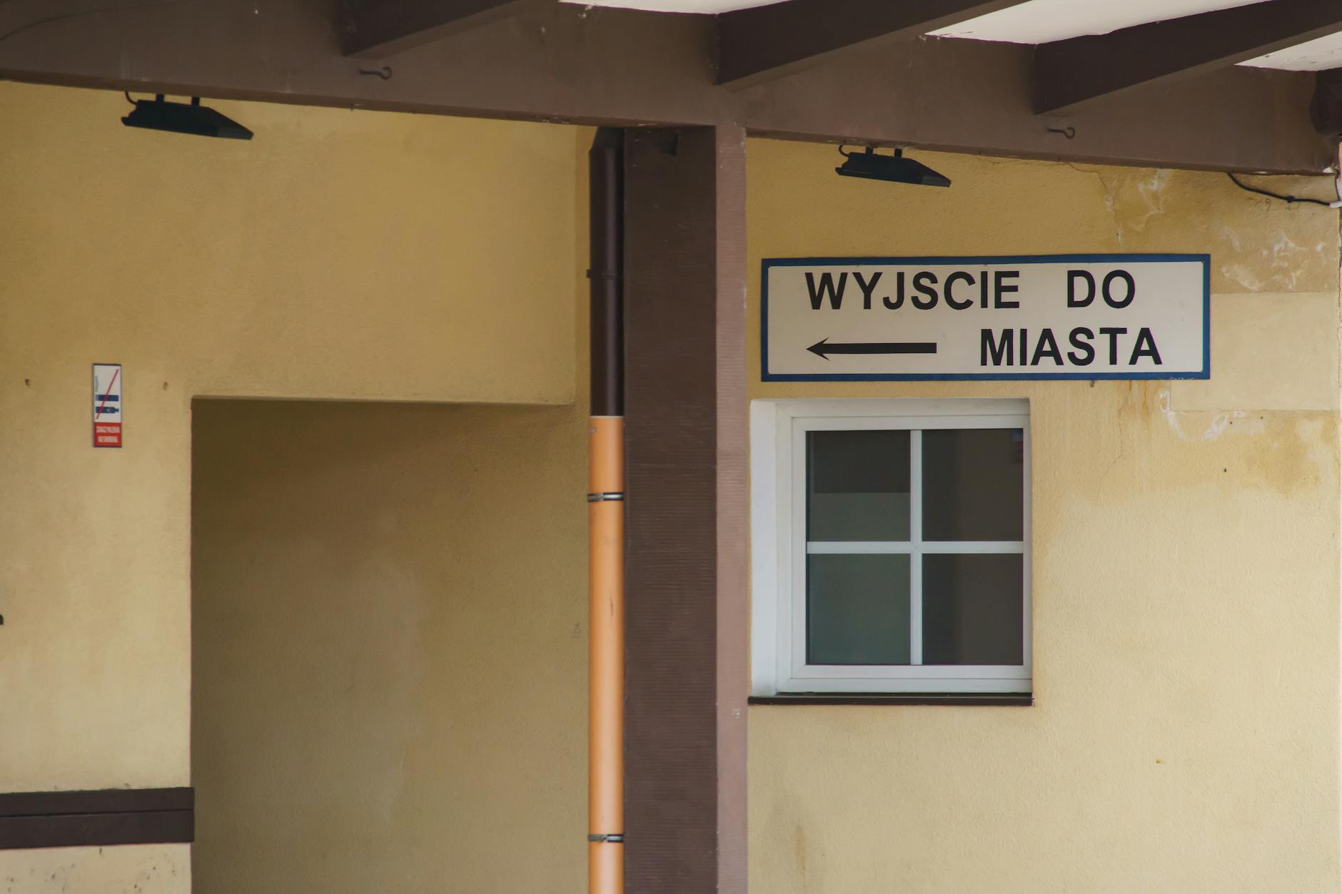 Logo programu Rowerem do Pracy 2026 z widokiem na Tczew i rowerzystów